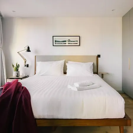 The Interlock - Oxford St Apartment *