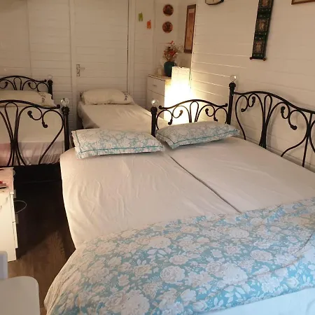 Apartment Private Extension With Bathroom And Kitchen London