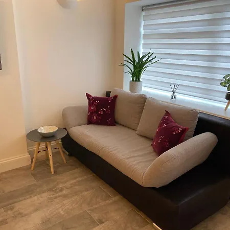 Apartment River Den *