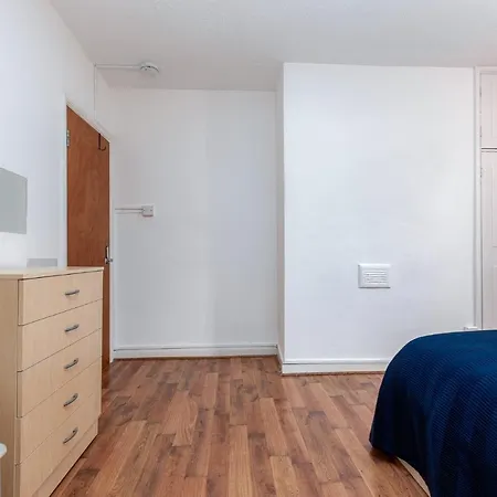 Whitman House 3*