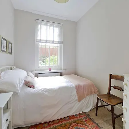 Gorgeous 3-bed Garden Flat Beside Battersea Park