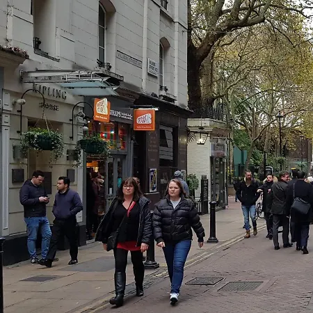 Trafalgar Boutique * London