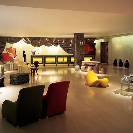 Ξενοδοχείο Sanderson 5*