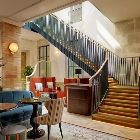 100 Queen's Gate London, Curio Collection By Hilton London