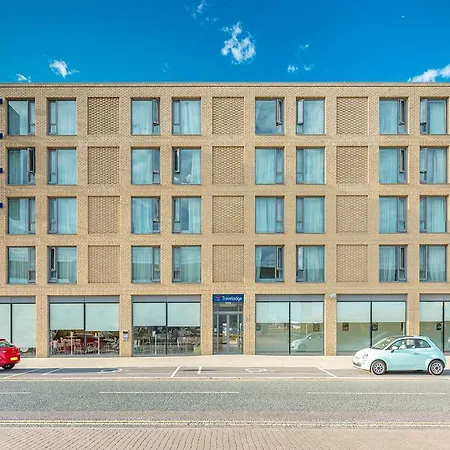 Travelodge Excel Hotel London