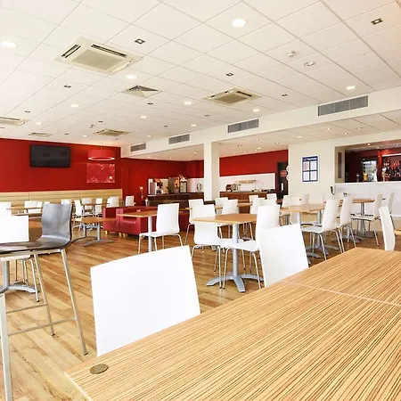 Travelodge Excel Hotel