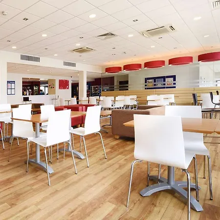 Travelodge Excel Hotel 3*