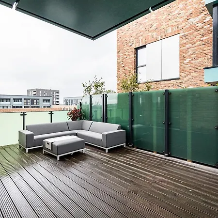 Chiswick Park 3 Bed 3 Bath West London - Parking Apartment *
