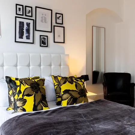 Phenomenal 5bedroom Design House For Nomads Xxl Groups Appartamento