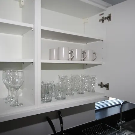 Apartment Holden Court -apt 4 *