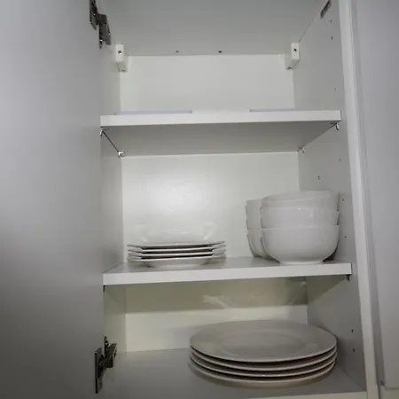 Holden Court -apt 4 * West Drayton (Middlesex)