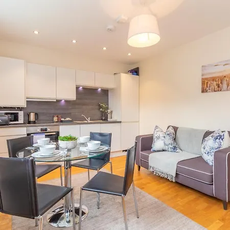 Hamlet Gardens Apartment