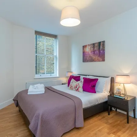 Hamlet Gardens Apartment