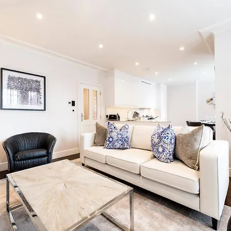 Hamlet Gardens Apartment *