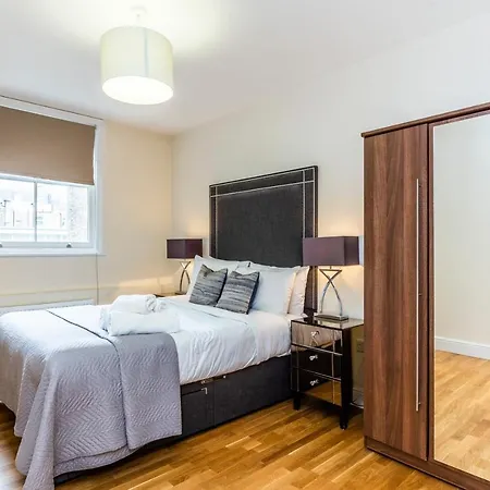 Apartment Hamlet Gardens London
