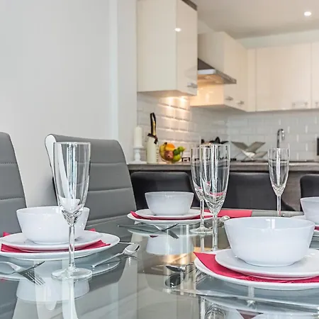 Beautiful Canary Wharf Apartment *