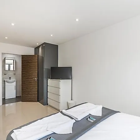 Beautiful Canary Wharf Apartment London