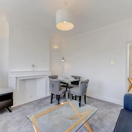 Apartment Somerset Court Kensington London