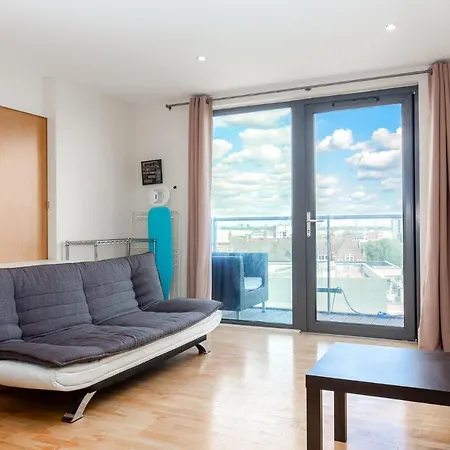 Guest house Park View London