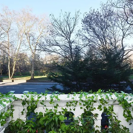 Hyde Park Gate
