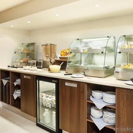 Express Victoria By Ihg 3* London