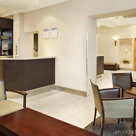 Express Victoria By Ihg 3*