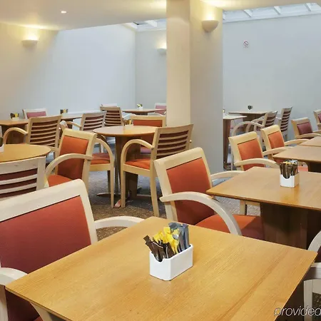 Express Victoria By Ihg 3*