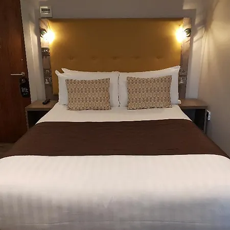 Euston Square 3*