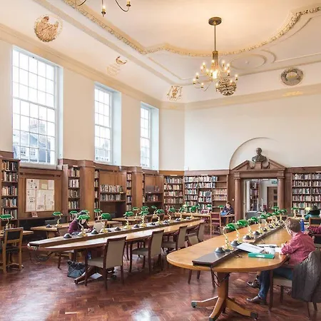 Goodenough College - 4*