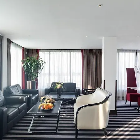 Hotel Park Grand Heathrow