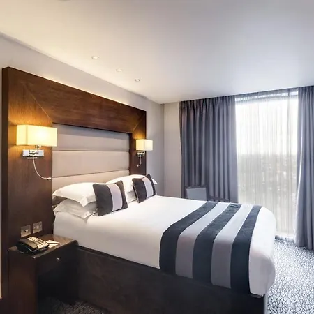 Park Grand Heathrow 4*