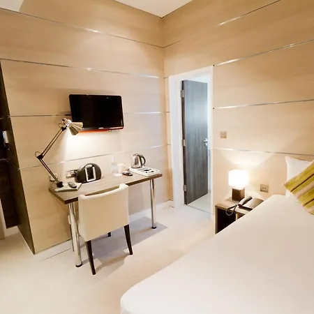 The Wesley Euston Szálloda 4*