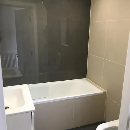 Eye Flats Apartment *