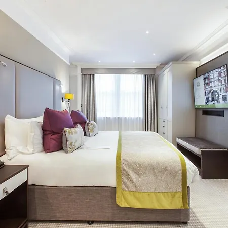 St. James' Court, A Taj Hotel, Hotel