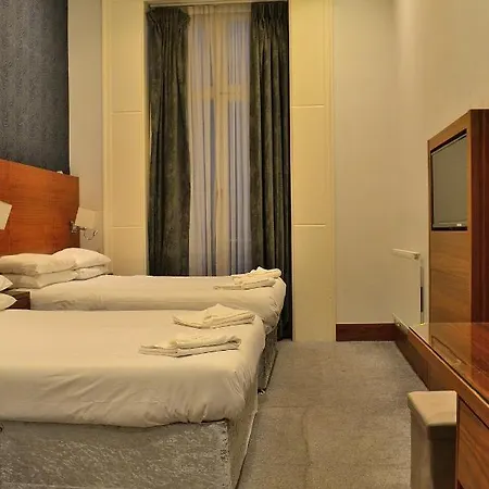 Lih Hotel 2*