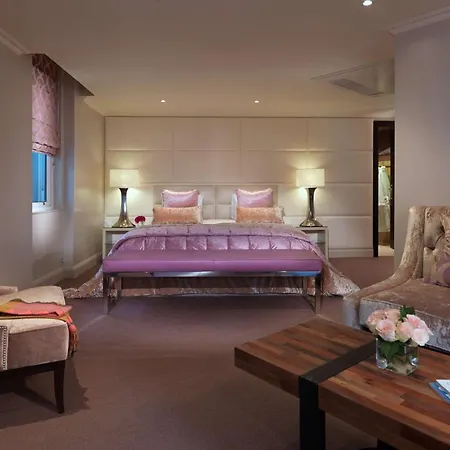 Radisson Blu Hotel, Mercer Street 5* London