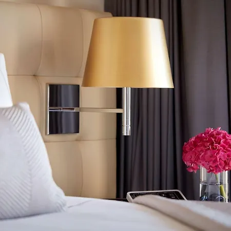 Plaza On The River Apart-hotel 5*