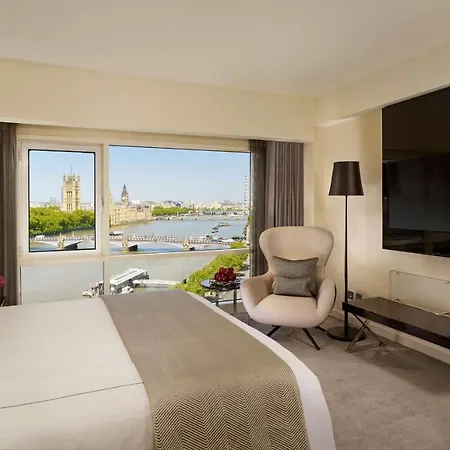 Plaza On The River Apart-hotel 5*