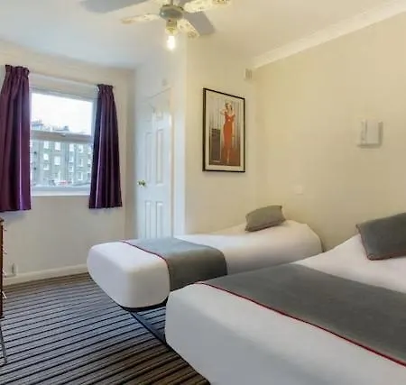 Enrico Hotel