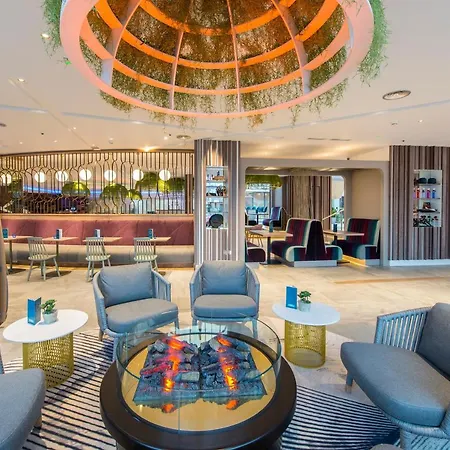 Hotel Novotel London Heathrow Airport T1 T2 And T3