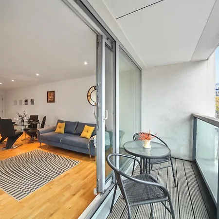 2 Bed Executive Near Camden Market Free Wifi * London