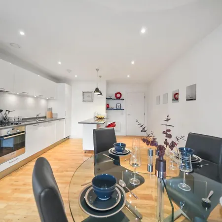 2 Bed Executive Near Camden Market Free Wifi Apartment London