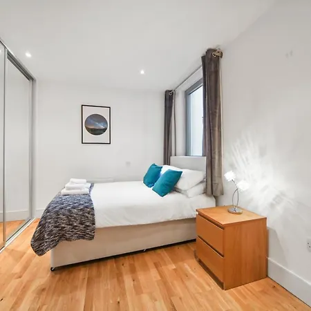 2 Bed Executive Near Camden Market Free Wifi Apartment *
