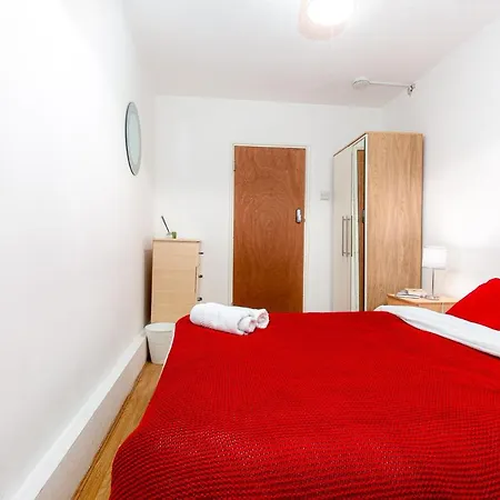 Bracken House Homestay Croydon
