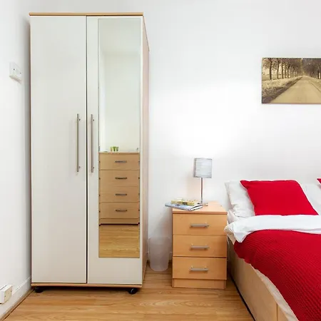 Bracken House Homestay Croydon