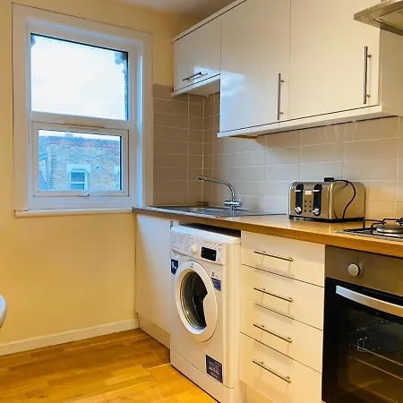 77 B Brailsford Road, Brixton, Sw2 2tb Apartment London