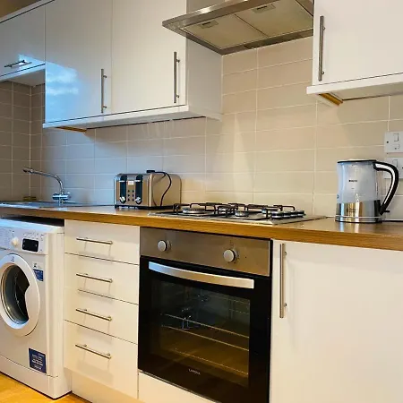 77 B Brailsford Road, Brixton, Sw2 2tb Apartment London