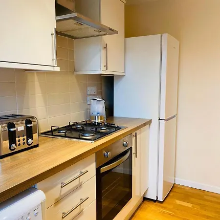 77 B Brailsford Road, Brixton, Sw2 2tb Apartment *