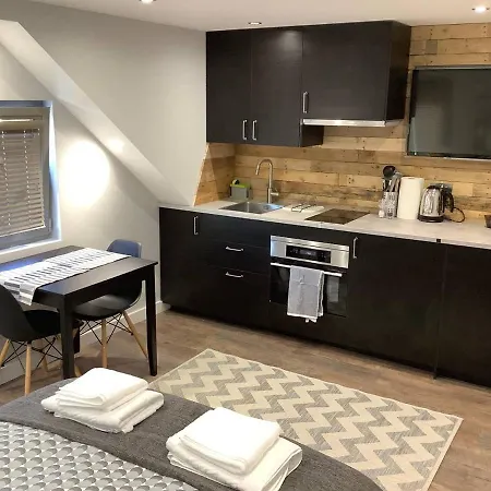 Carolyn's Place * Ruislip