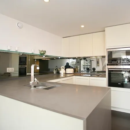 Veeve - Modern Edwardian